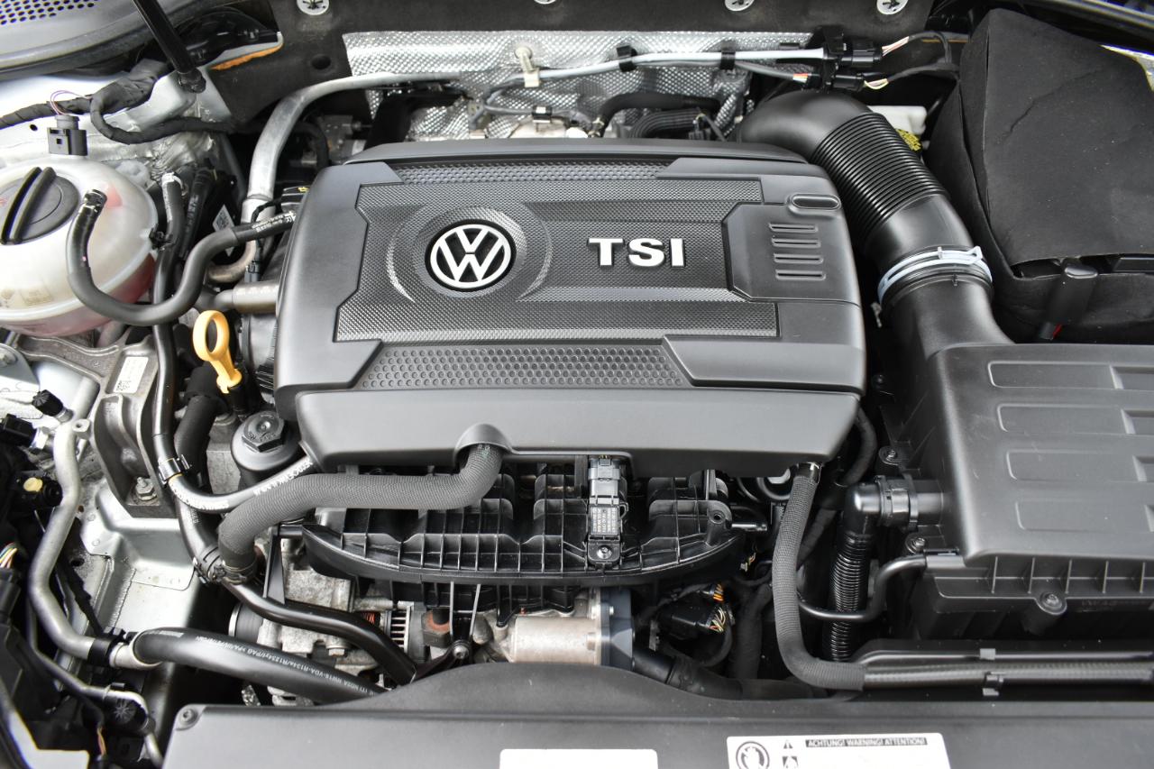 Volkswagen Golf Alltrack S 4D Wagon at 2017