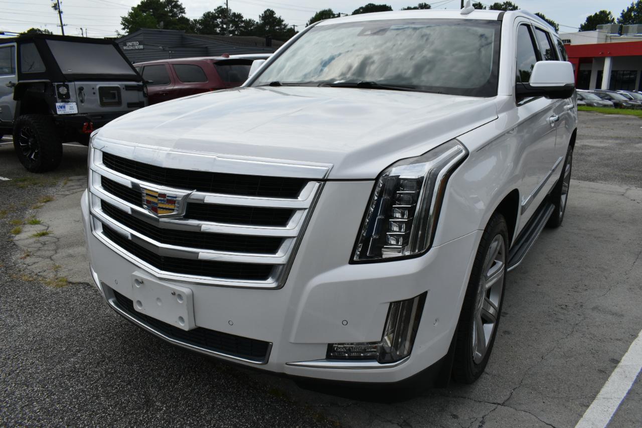 Cadillac Escalade Luxury 2WD 2017