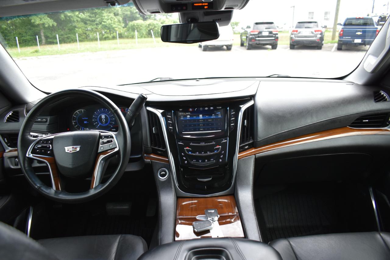 Cadillac Escalade Luxury 2WD 2017