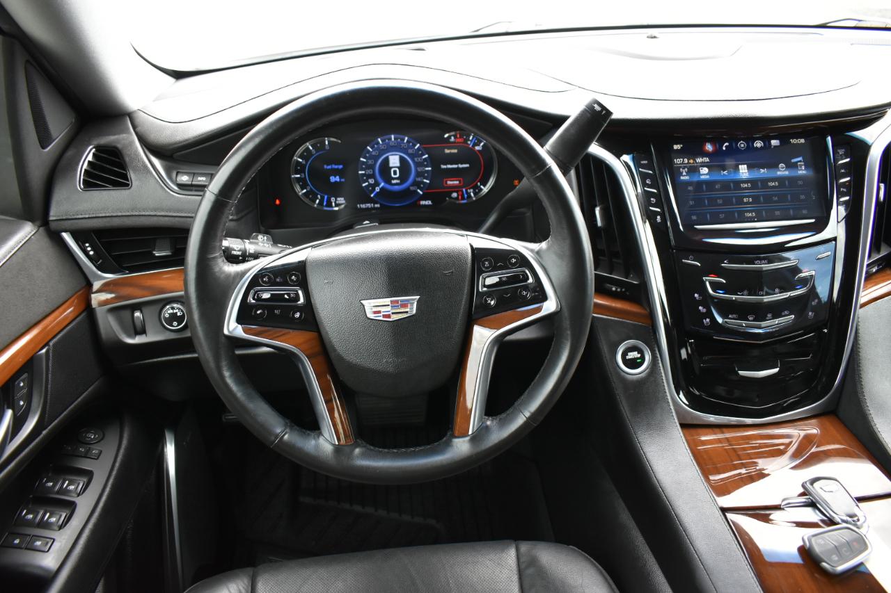 Cadillac Escalade Luxury 2WD 2017