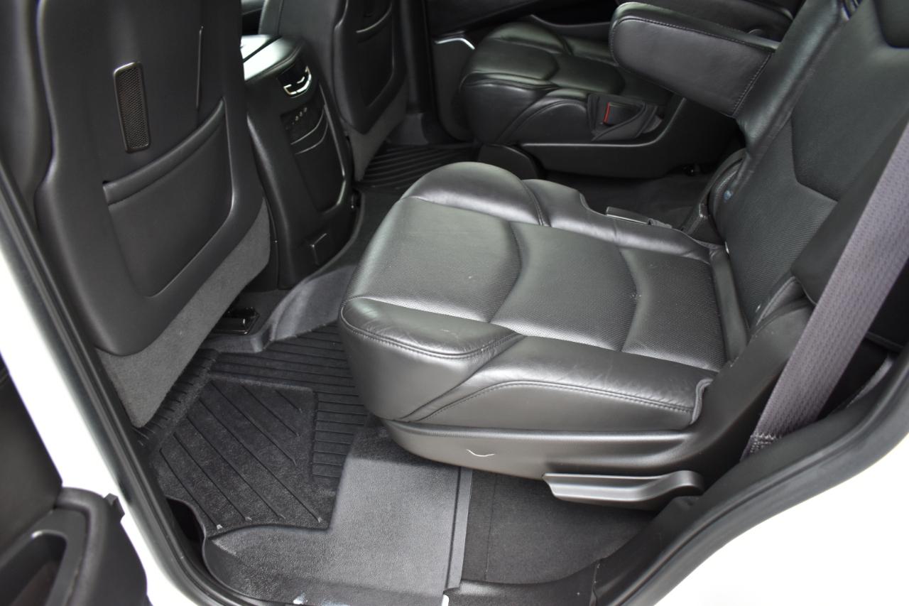 Cadillac Escalade Luxury 2WD 2017