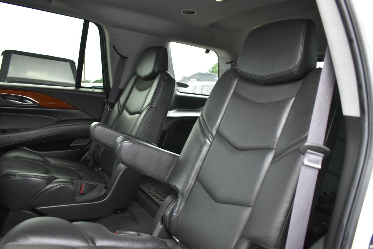 Cadillac Escalade Luxury 2WD 2017