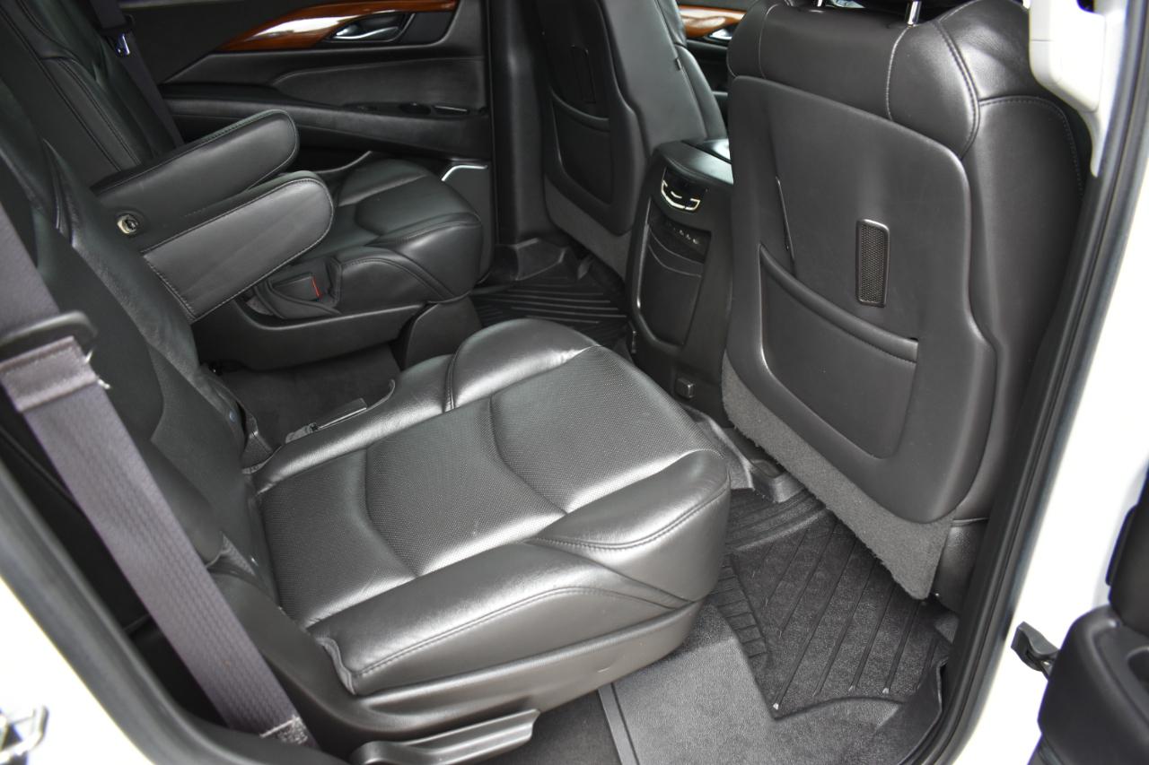 Cadillac Escalade Luxury 2WD 2017