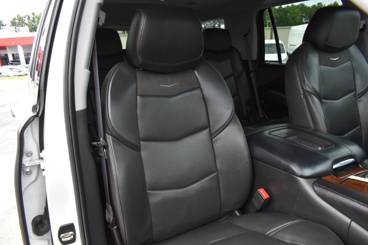Cadillac Escalade Luxury 2WD 2017