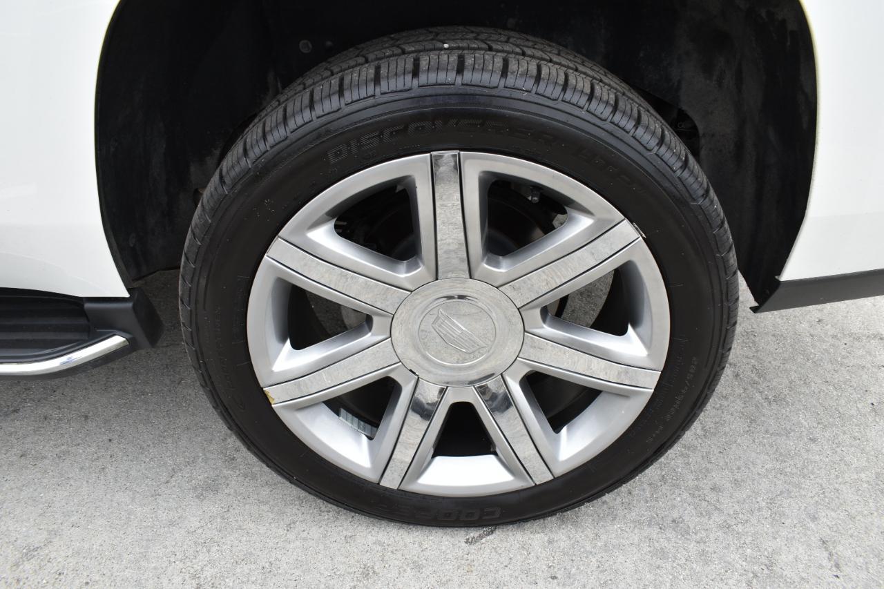 Cadillac Escalade Luxury 2WD 2017
