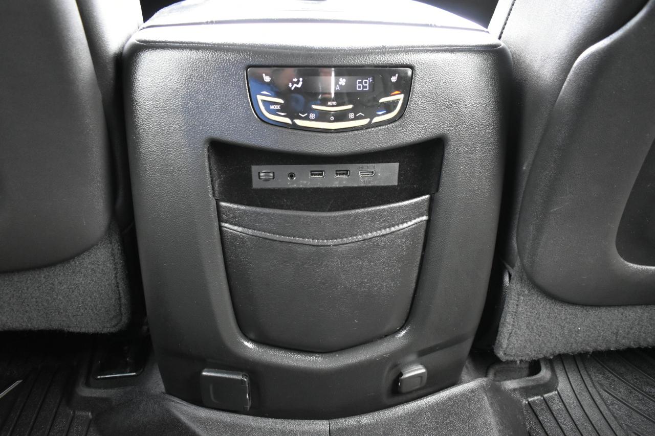 Cadillac Escalade Luxury 2WD 2017