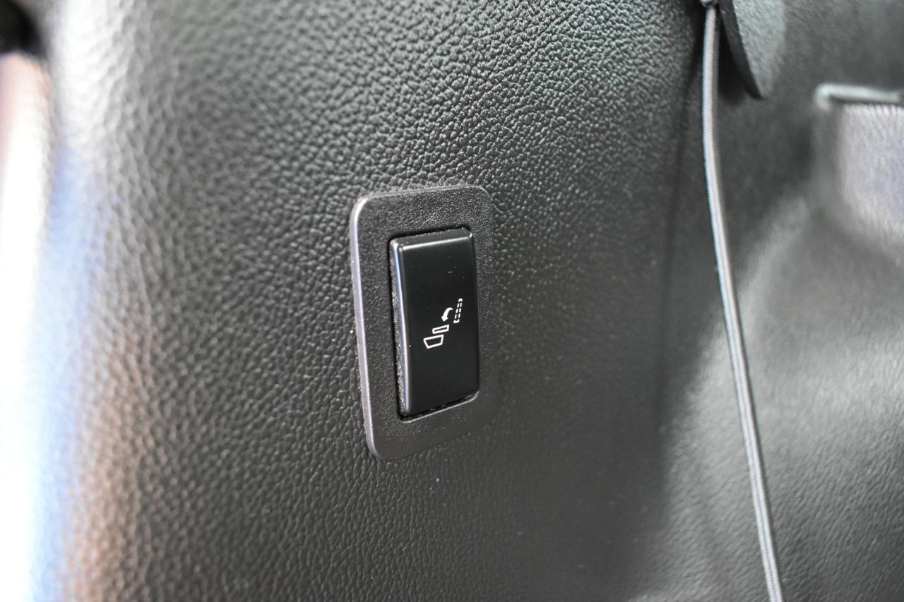 Cadillac Escalade Luxury 2WD 2017