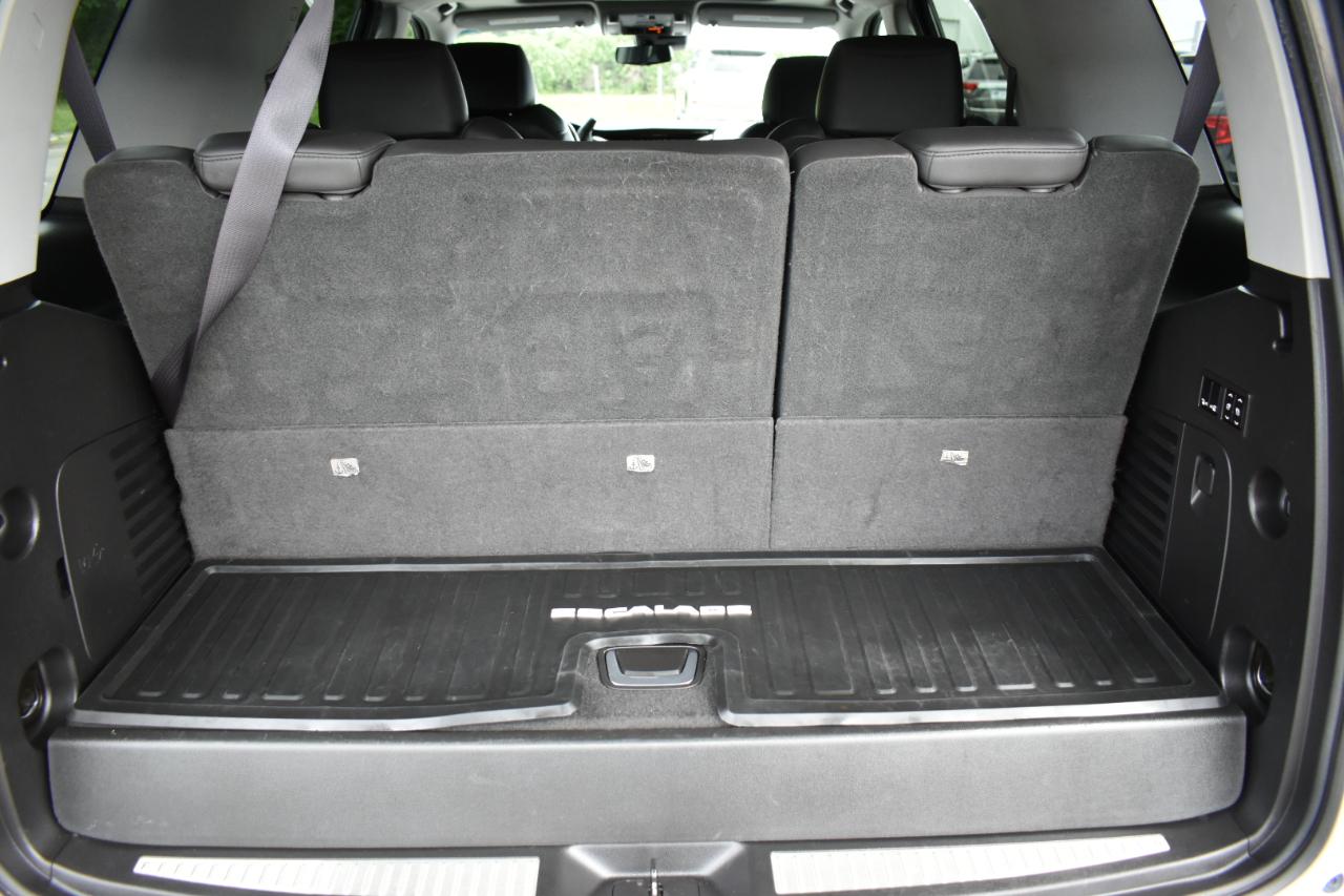 Cadillac Escalade Luxury 2WD 2017