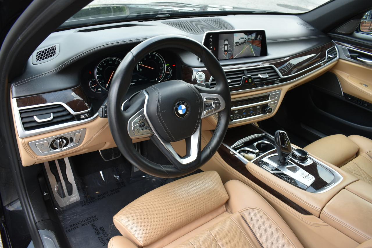 BMW 7-Series 750i 2019