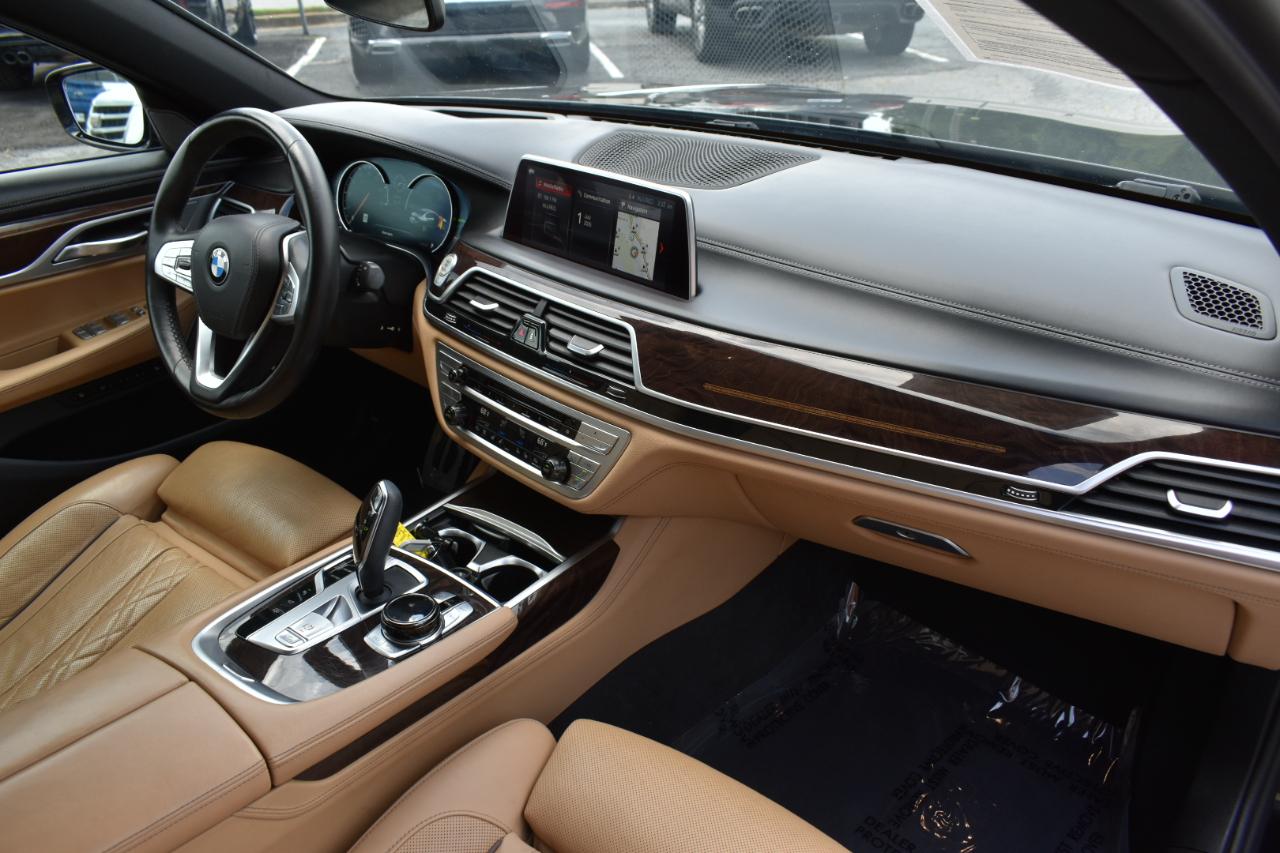 BMW 7-Series 750i 2019