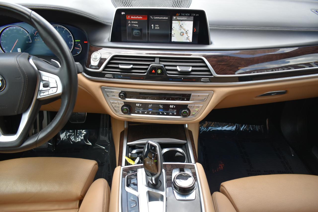 BMW 7-Series 750i 2019
