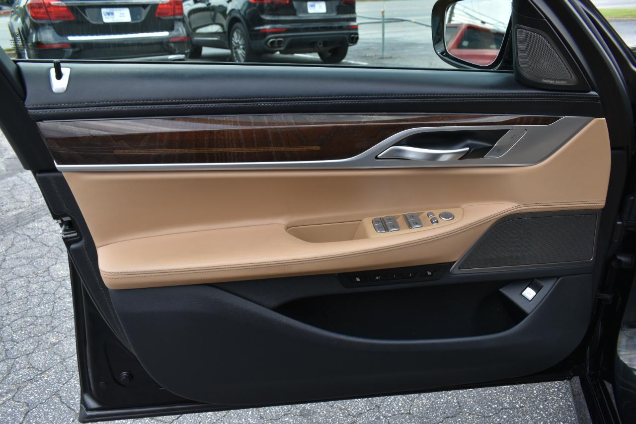 BMW 7-Series 750i 2019