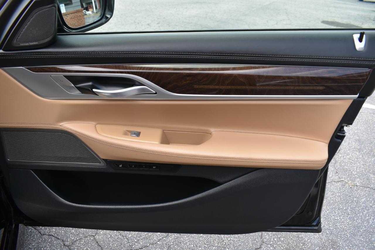 BMW 7-Series 750i 2019