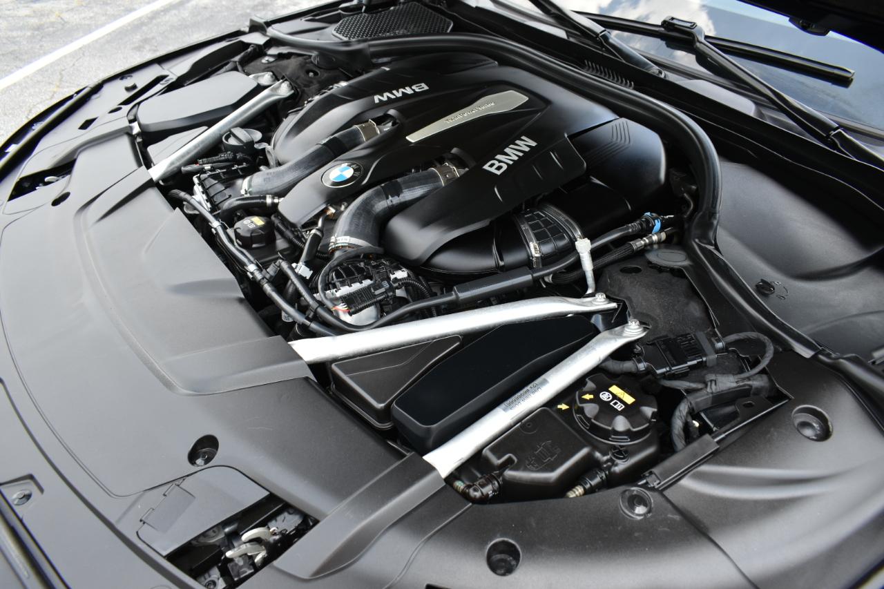 BMW 7-Series 750i 2019