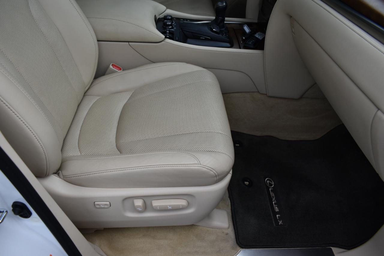 Lexus LX 570 Two-Row 2019