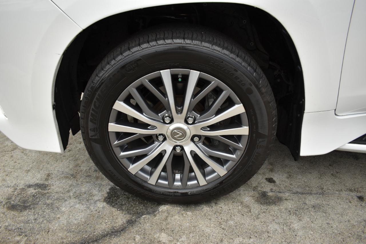 Lexus LX 570 Two-Row 2019