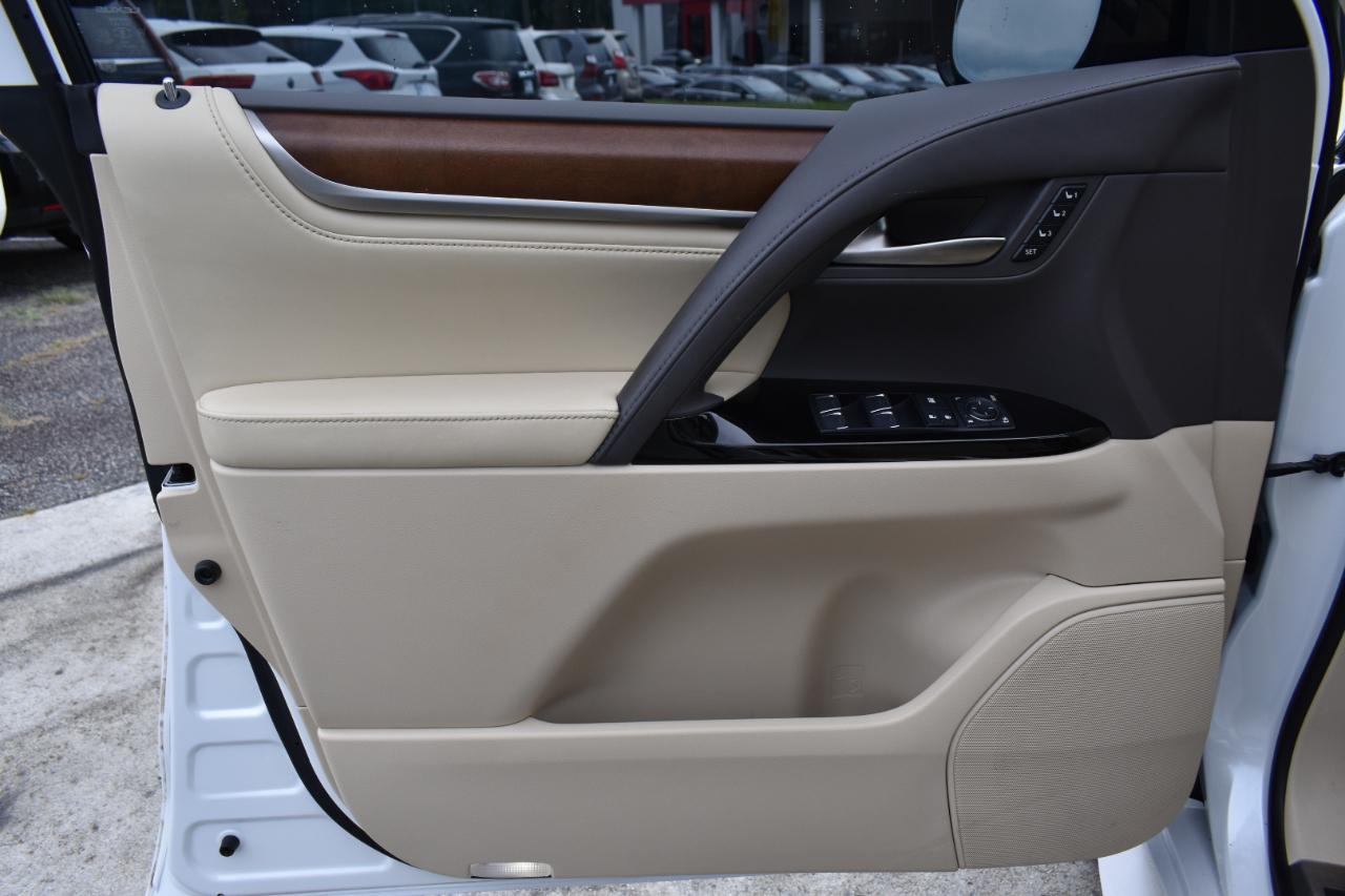 Lexus LX 570 Two-Row 2019