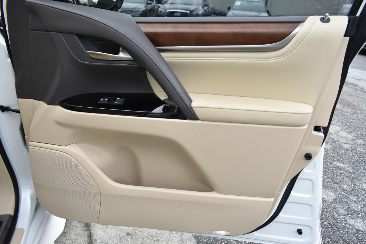 Lexus LX 570 Two-Row 2019