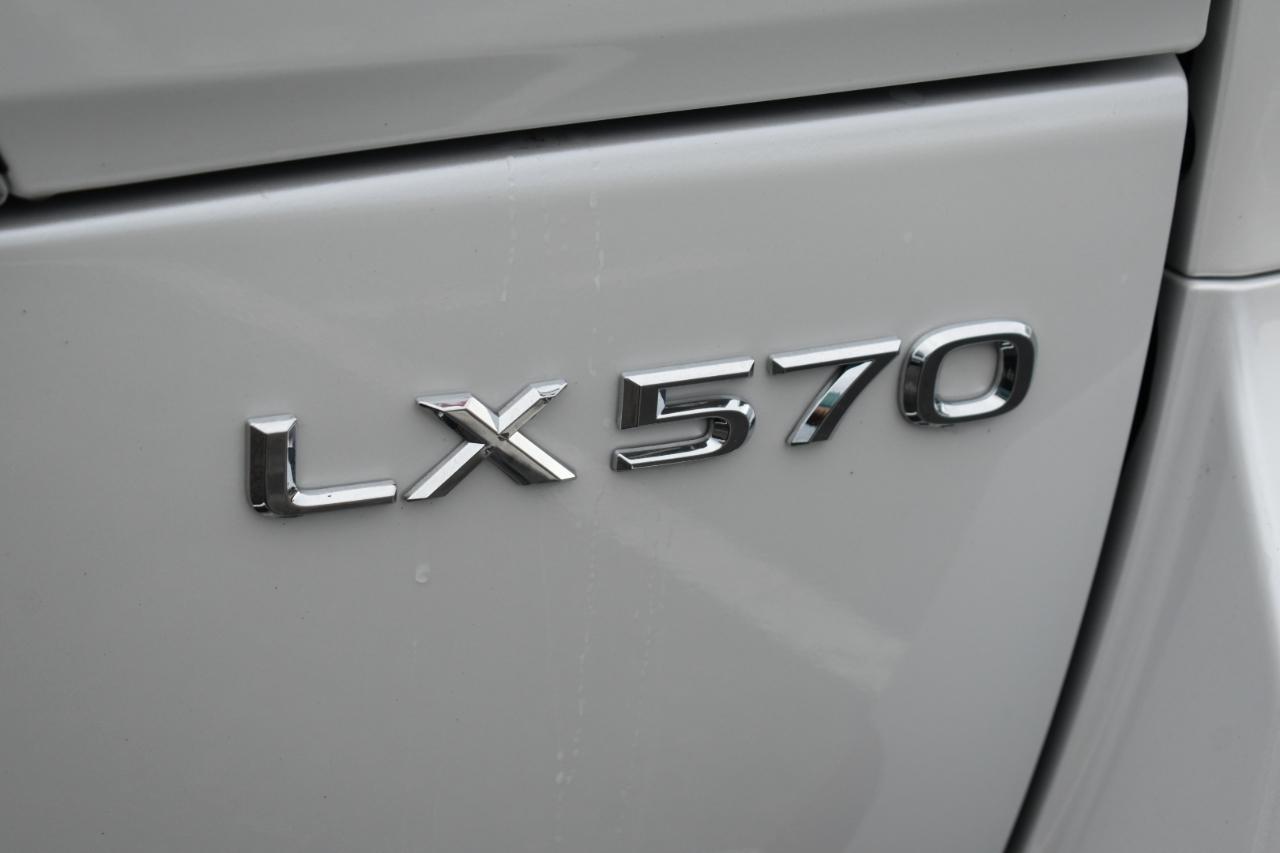 Lexus LX 570 Two-Row 2019