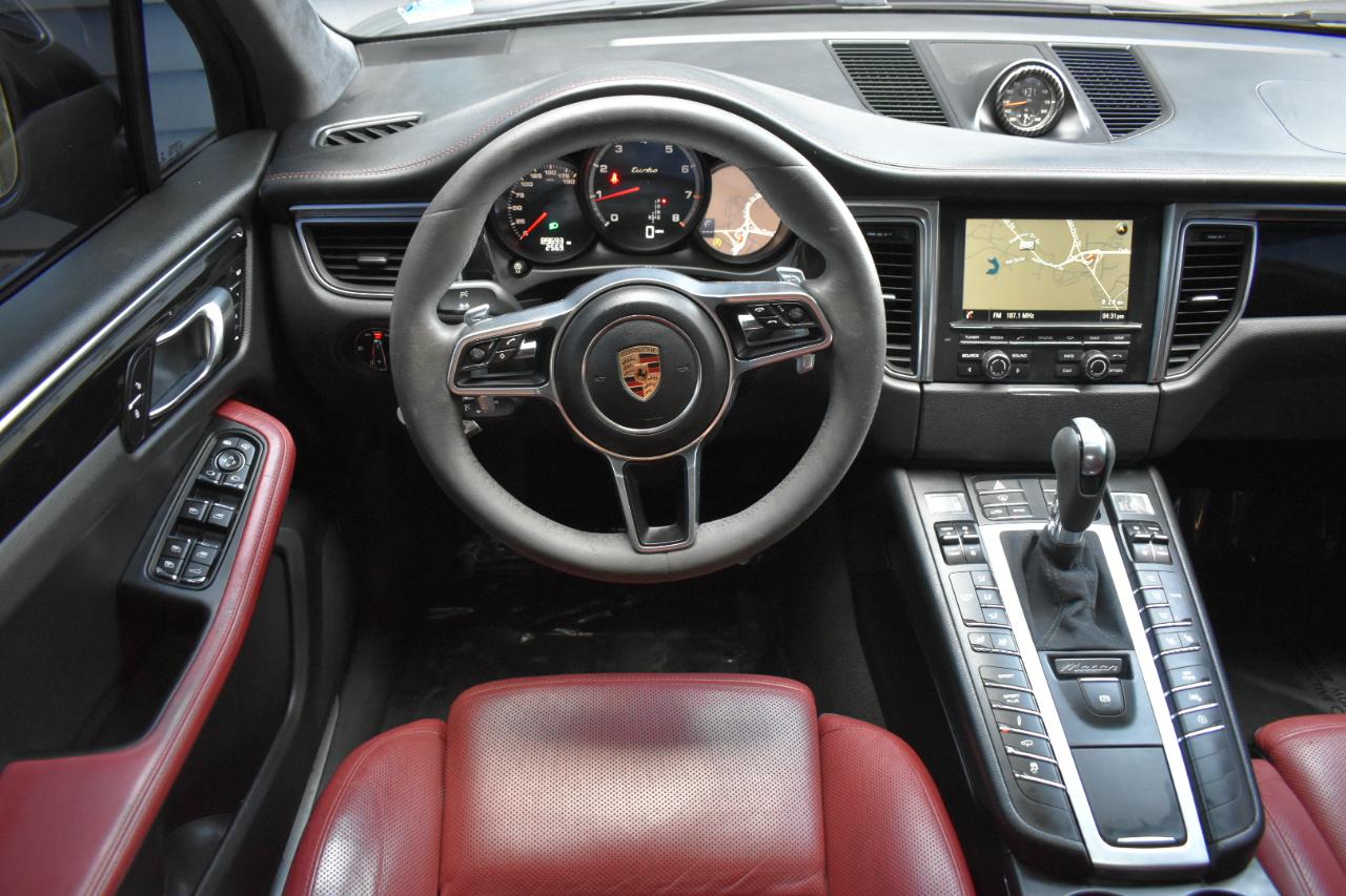 Porsche Macan Turbo 2016