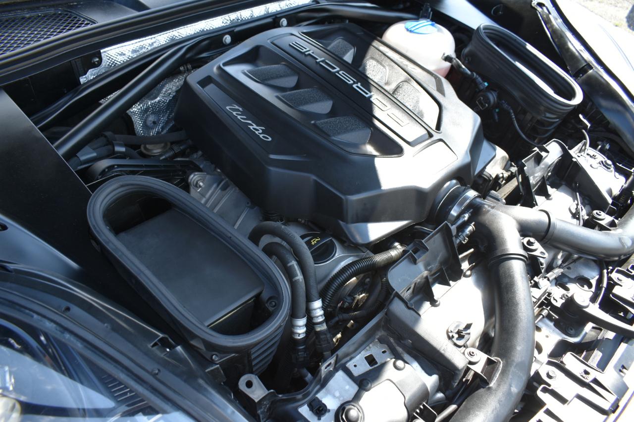 Porsche Macan Turbo 2016
