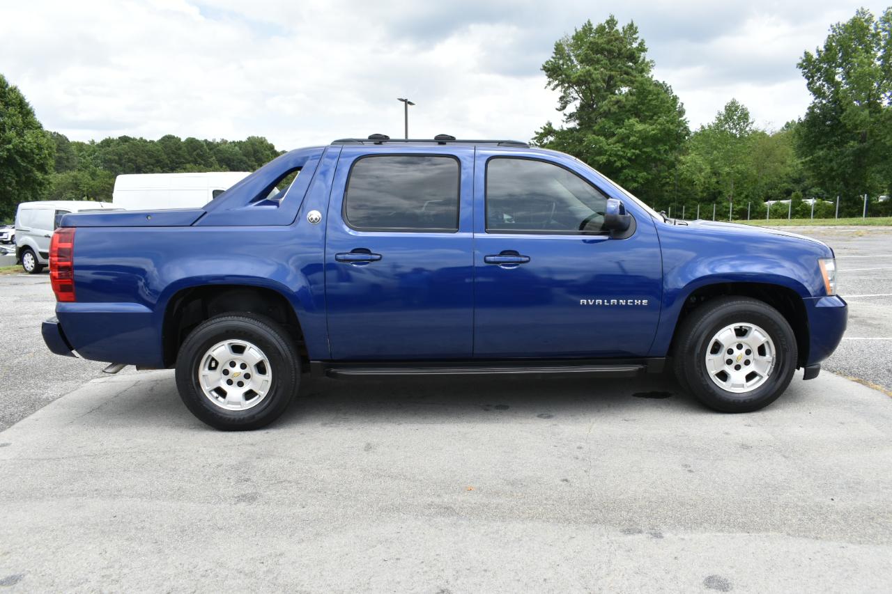 Chevrolet Avalanche LS 2WD 2013