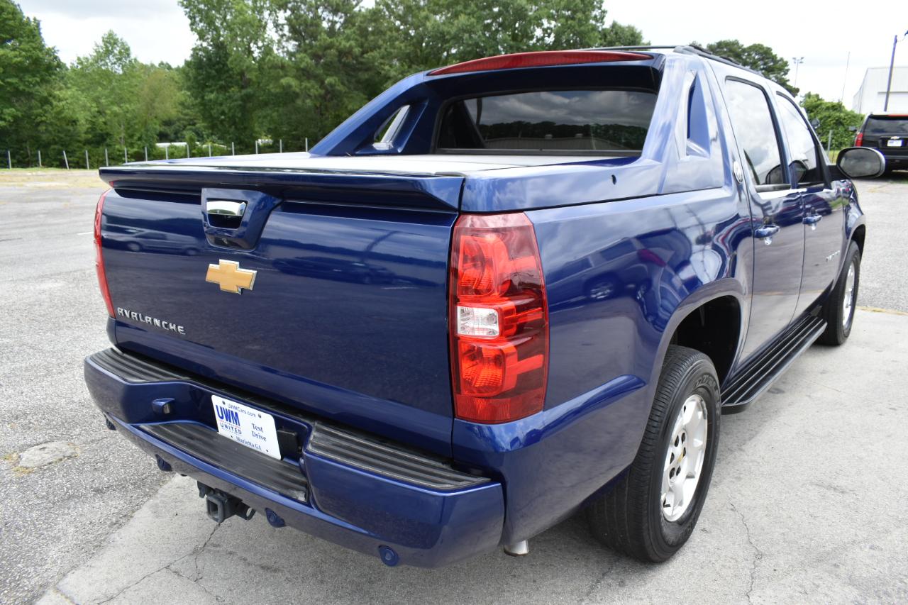 Chevrolet Avalanche LS 2WD 2013