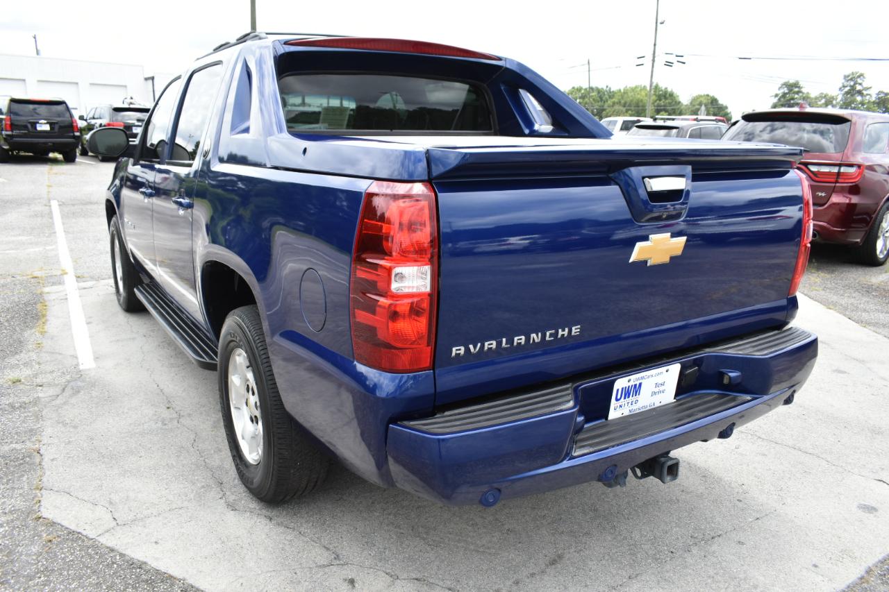 Chevrolet Avalanche LS 2WD 2013