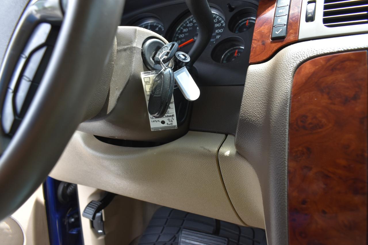 Chevrolet Avalanche LS 2WD 2013