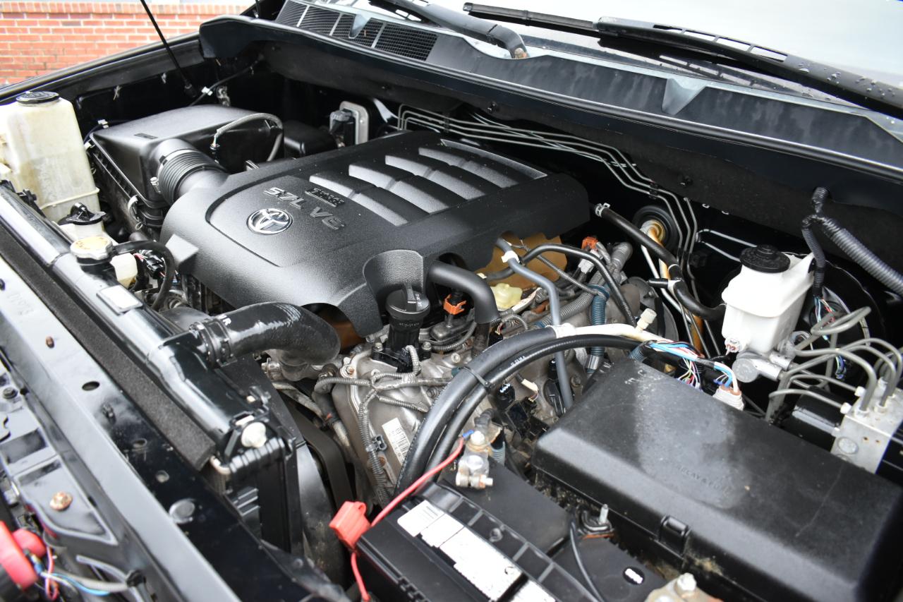 Toyota Tundra Limited 5.7L FFV CrewMax 4WD 2012
