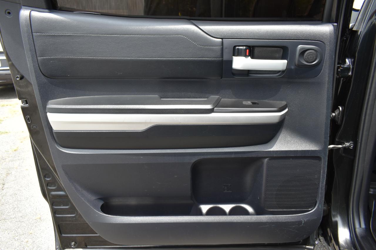 Toyota Tundra Limited 5.7L FFV CrewMax 2WD 2016