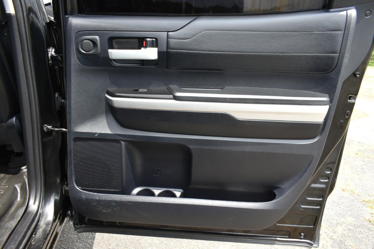 Toyota Tundra Limited 5.7L FFV CrewMax 2WD 2016