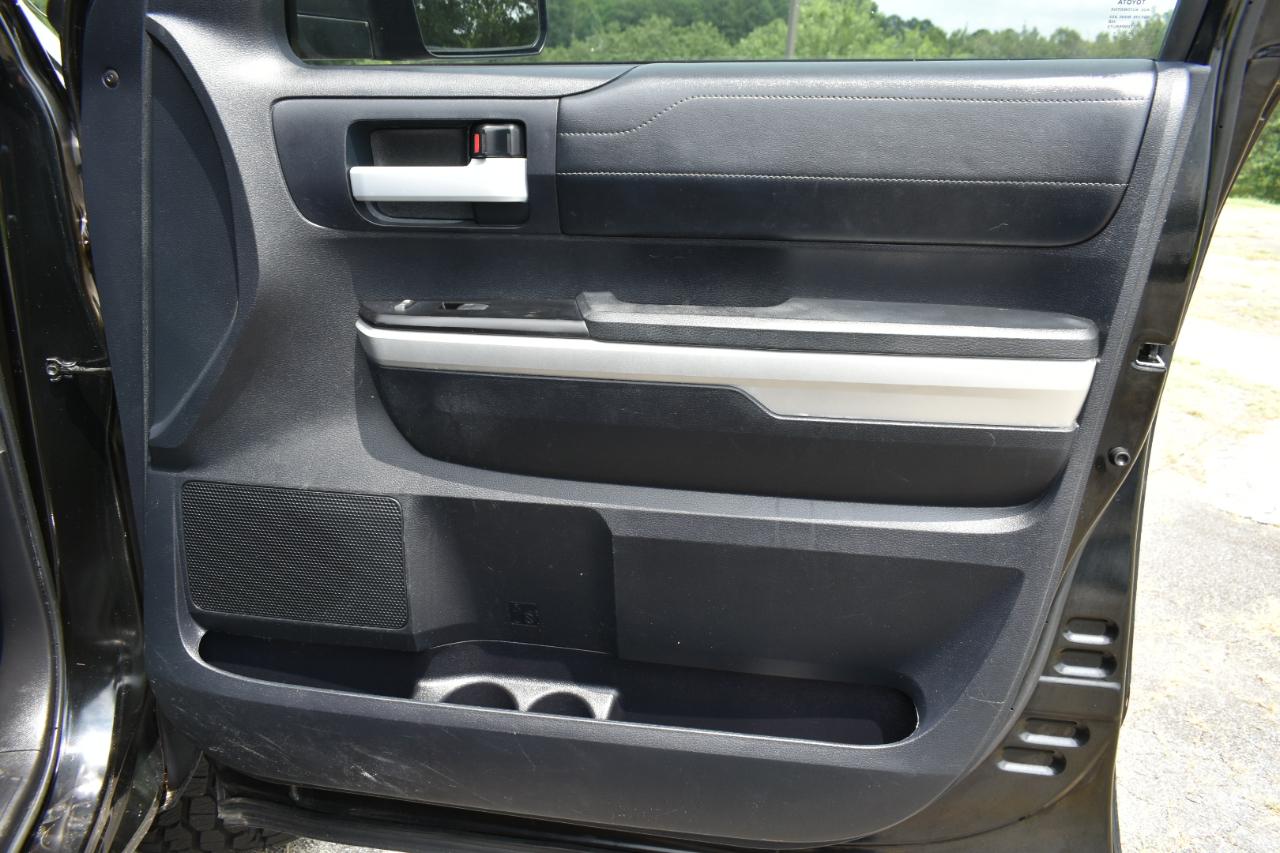 Toyota Tundra Limited 5.7L FFV CrewMax 2WD 2016