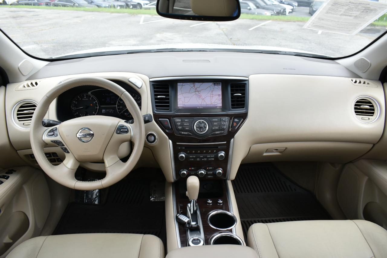 Nissan Pathfinder Platinum 4D SUV 4WD 2014