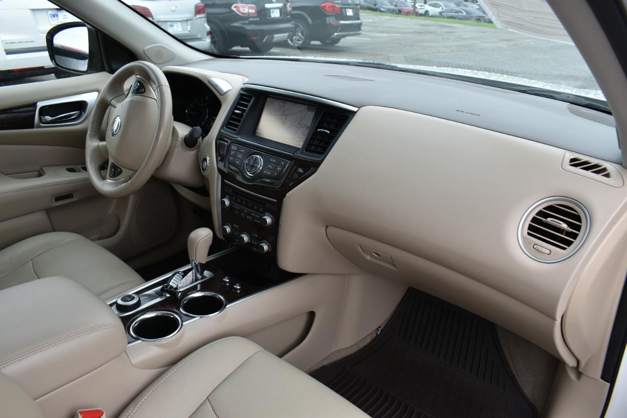 Nissan Pathfinder Platinum 4D SUV 4WD 2014