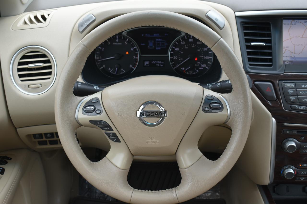 Nissan Pathfinder Platinum 4D SUV 4WD 2014