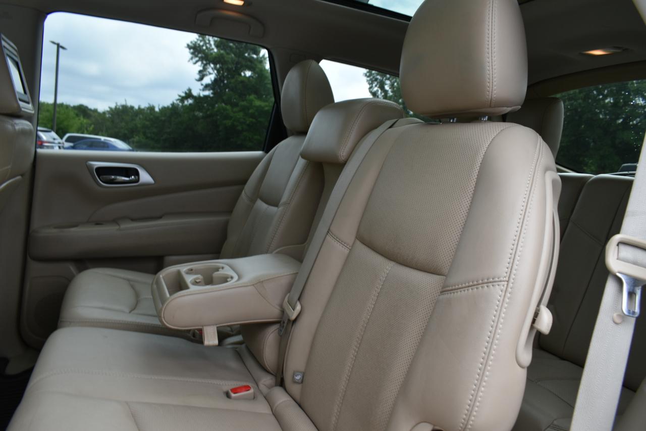 Nissan Pathfinder Platinum 4D SUV 4WD 2014