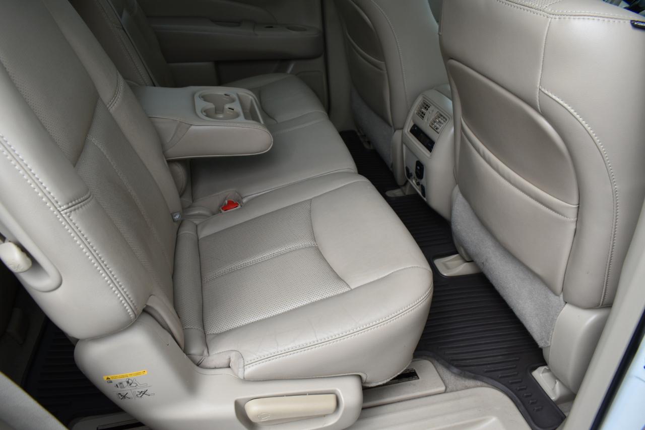 Nissan Pathfinder Platinum 4D SUV 4WD 2014
