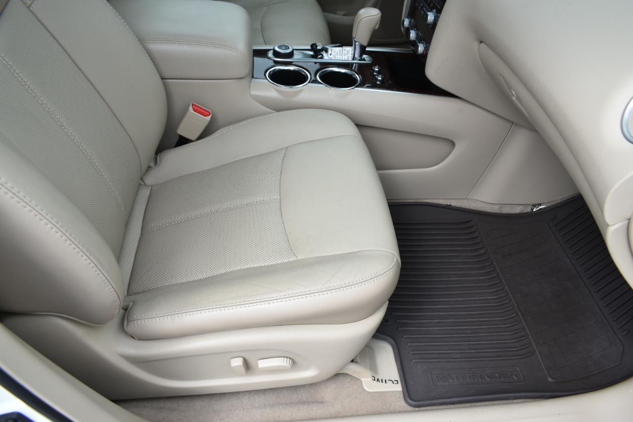Nissan Pathfinder Platinum 4D SUV 4WD 2014