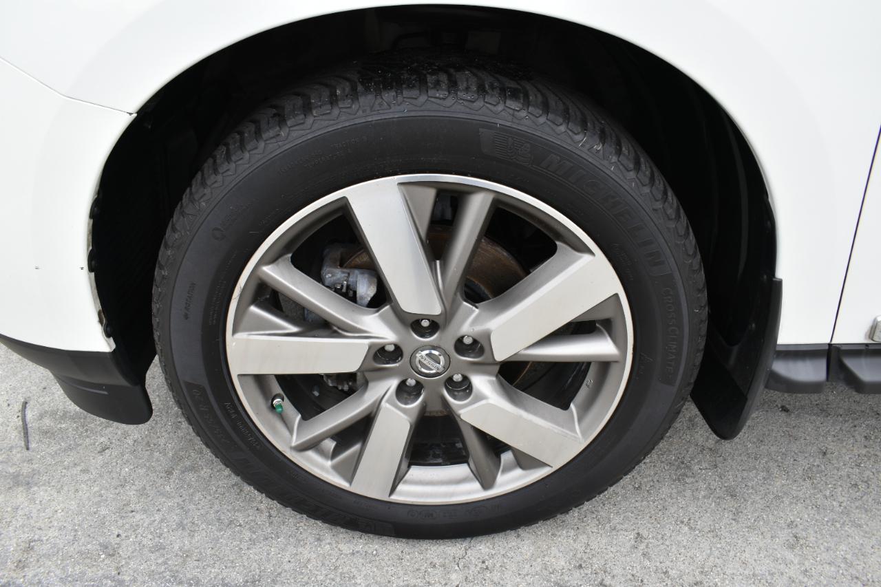 Nissan Pathfinder Platinum 4D SUV 4WD 2014