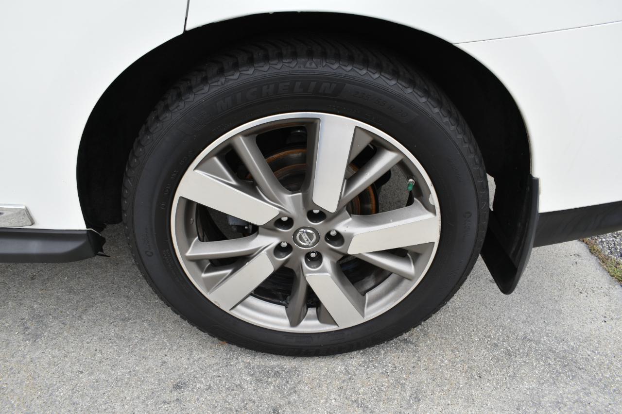Nissan Pathfinder Platinum 4D SUV 4WD 2014