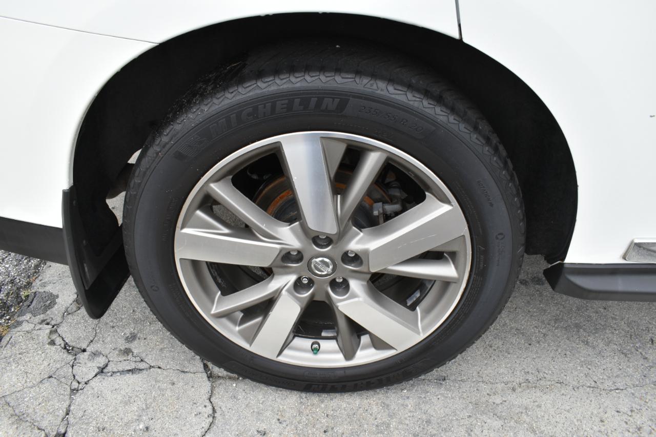 Nissan Pathfinder Platinum 4D SUV 4WD 2014
