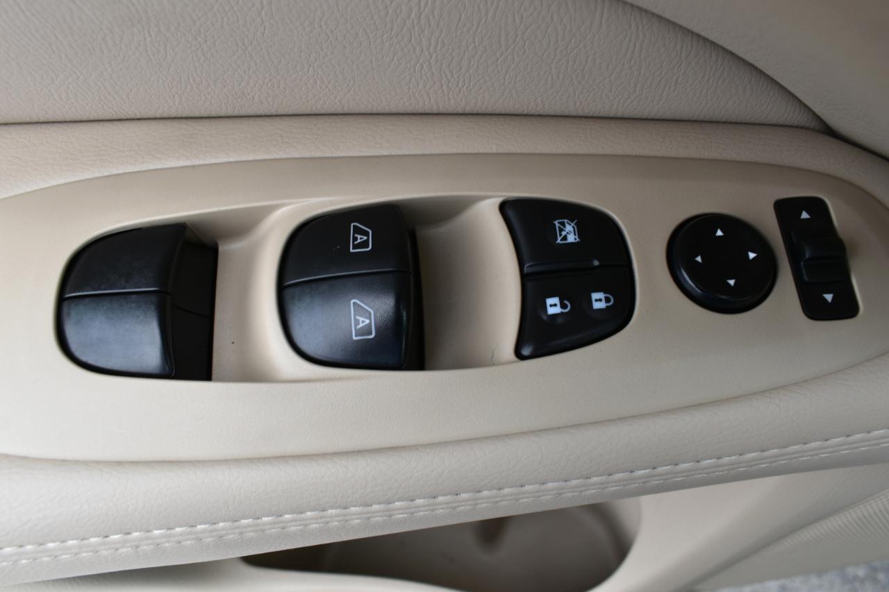 Nissan Pathfinder Platinum 4D SUV 4WD 2014