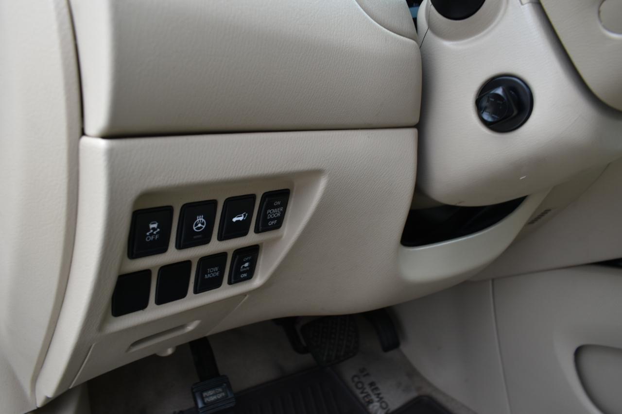 Nissan Pathfinder Platinum 4D SUV 4WD 2014