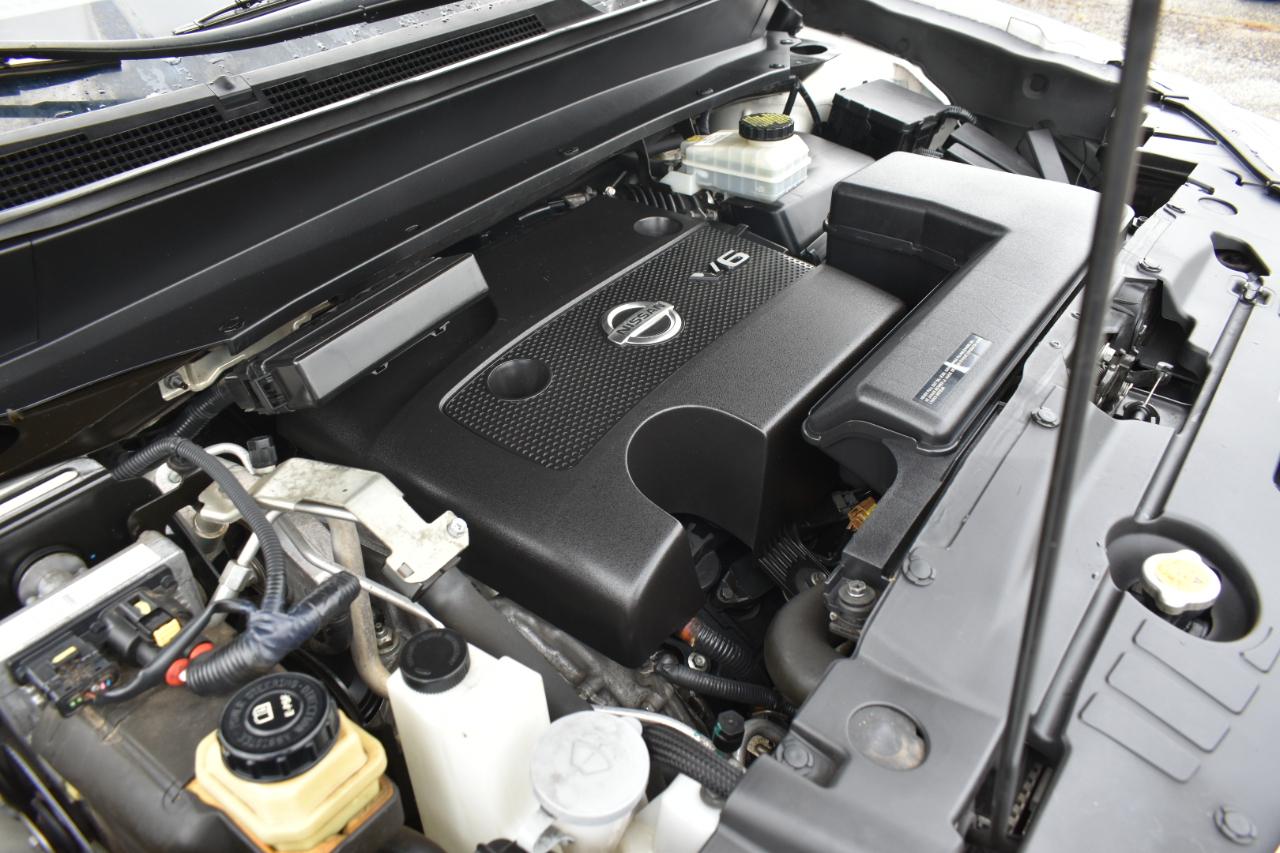Nissan Pathfinder Platinum 4D SUV 4WD 2014