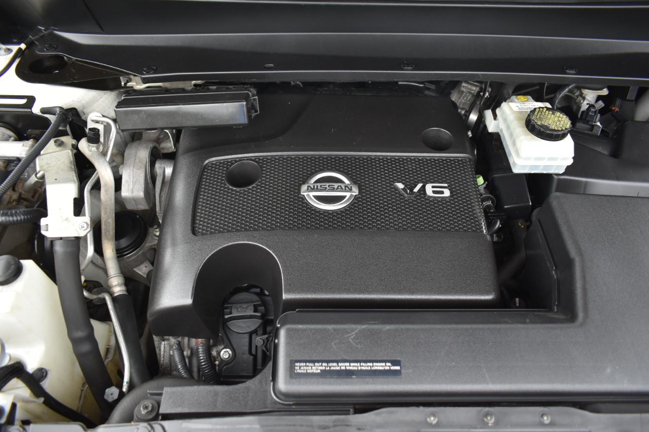 Nissan Pathfinder Platinum 4D SUV 4WD 2014