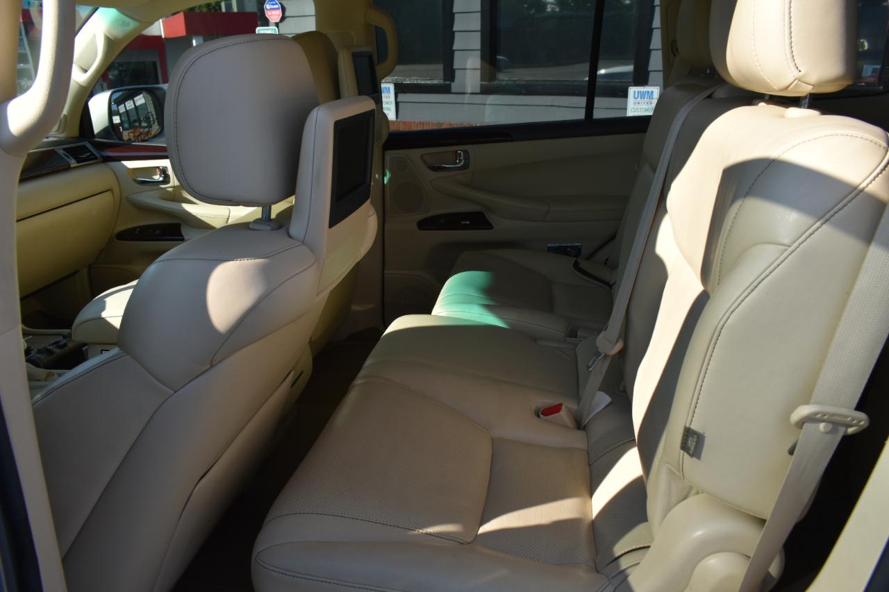 Lexus LX 570 Sport Utility 2013