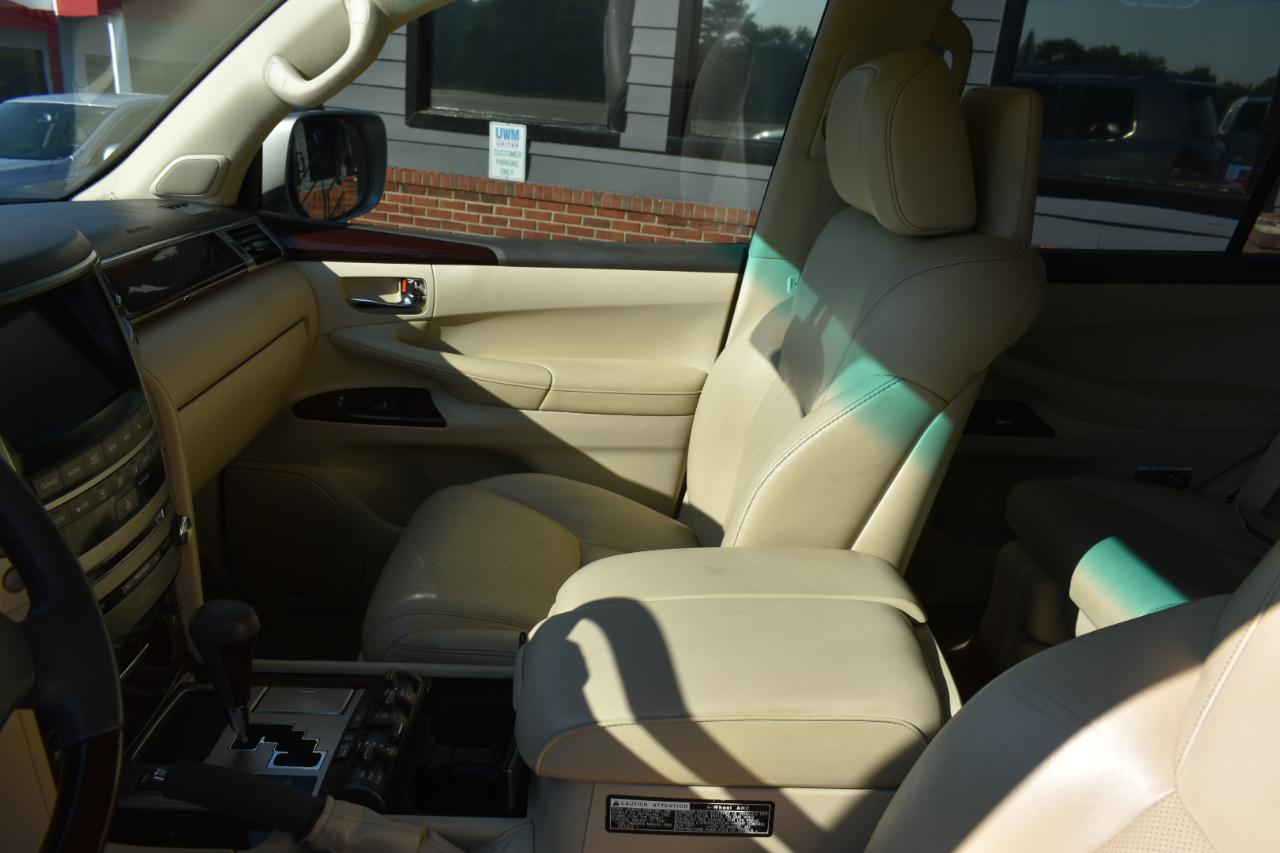 Lexus LX 570 Sport Utility 2013