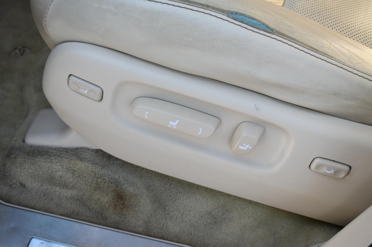 Lexus LX 570 Sport Utility 2013