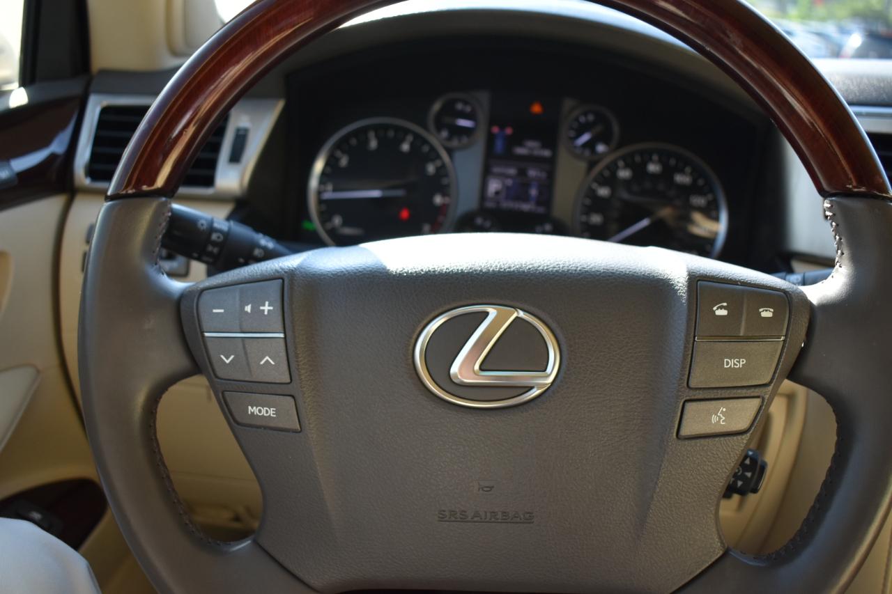 Lexus LX 570 Sport Utility 2013